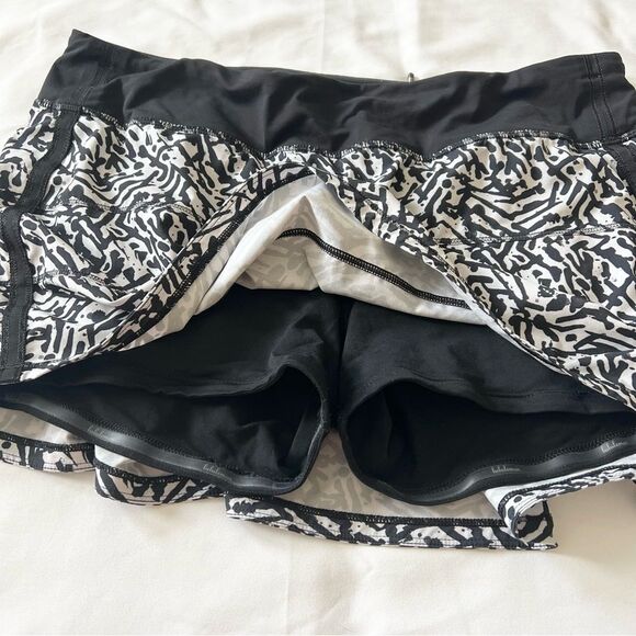 Lululemon pace rival athletic skirt skort mid rise women’s size 10 black white - Picture 3 of 7